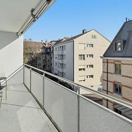 Very 1br Flat With Sunny Balcony - Sky4 شقة