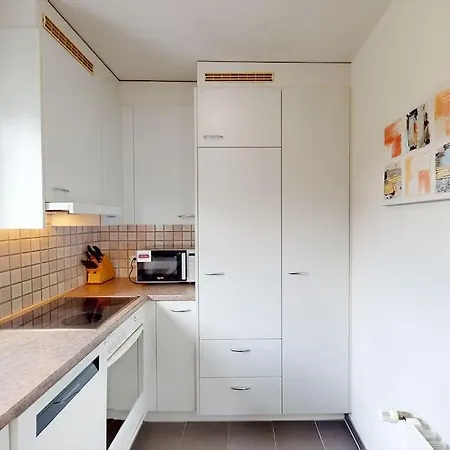 Very 1br Flat With Sunny Balcony - Sky4