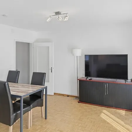 Very 1br Flat With Sunny Balcony - Sky4 Zürich