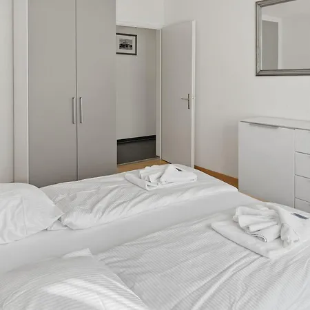 Apartment Very 1br Flat With Sunny Balcony - Sky4 Zurich