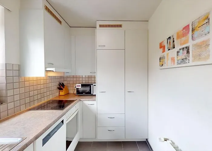 Very 1br Flat With Sunny Balcony - Sky4